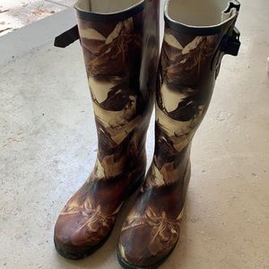 Rain boots with horse motif